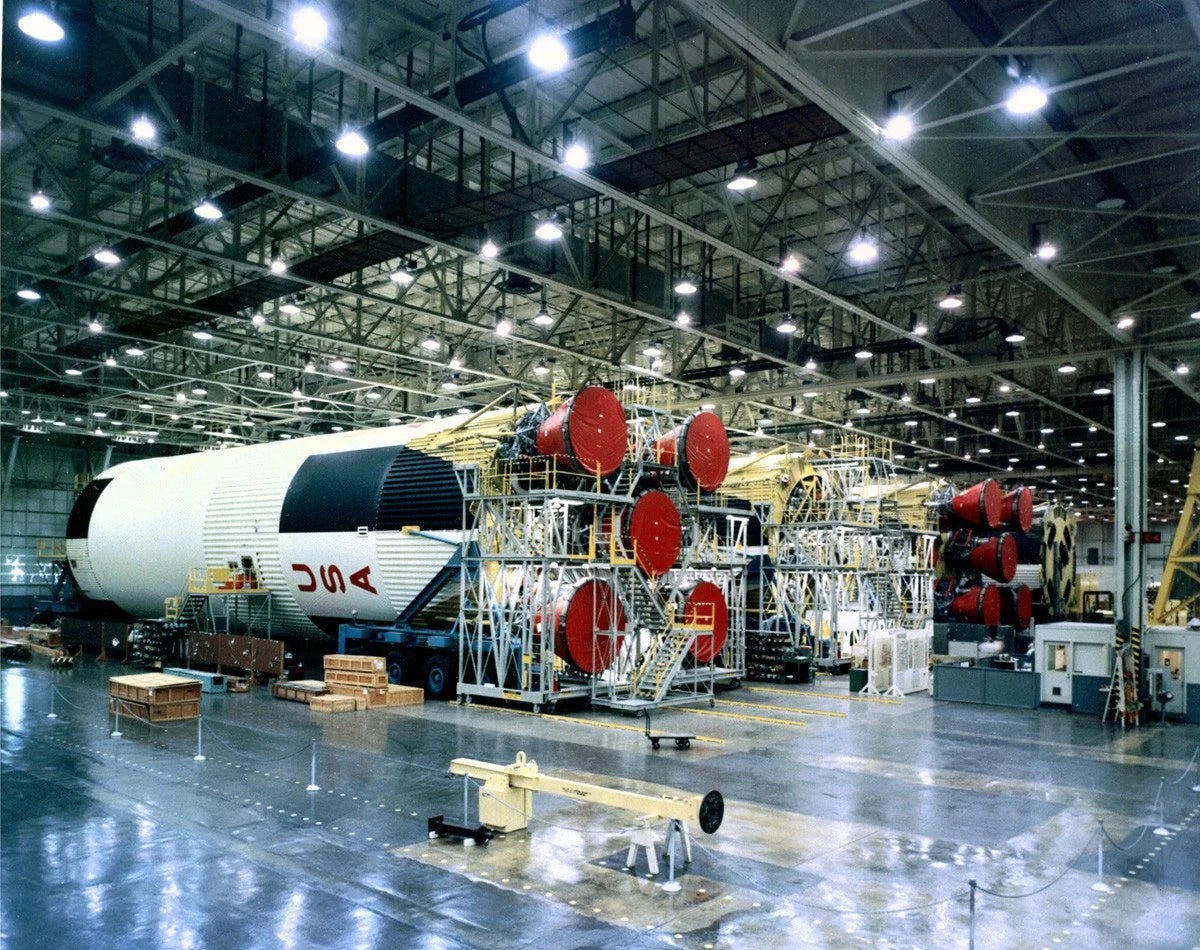 Large-scale systems integration hall